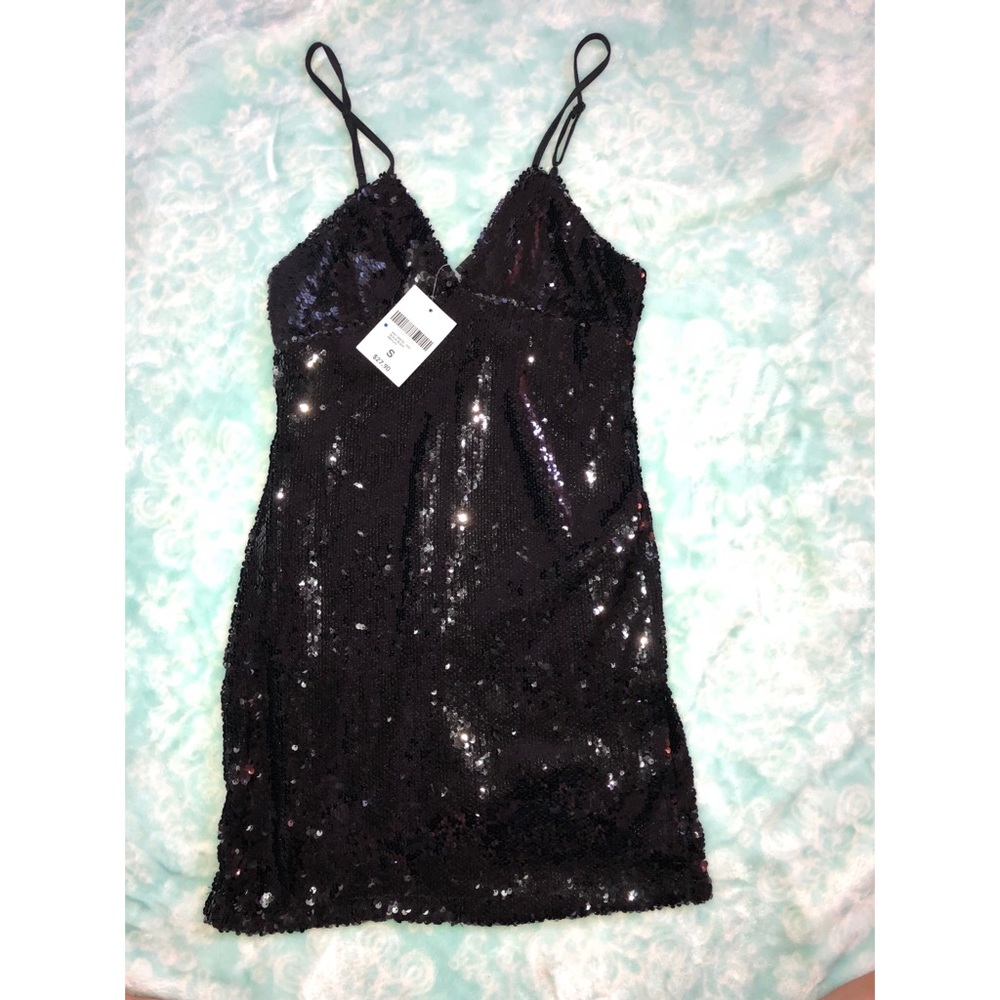 Never worn sequence dress size small